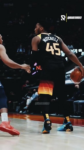 One of the cleanest crossovers I've seen 💀 #nba #basketball #sports #kicks #crossover #lebron