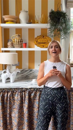 7K views · 78 reactions | Open shelving has earned its place in lots of kitchens, being both beautiful and practical, and @jobaileygram is on hand to help you effortlessly style your shelves. | Homes & Gardens Magazine | Facebook