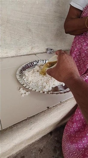 Respect old woman 🙏💯❤️#trending #viral #shors #humanity #kindness #help