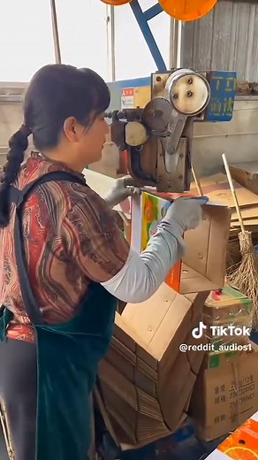 Exploring Reddit Communities Related to Mexico