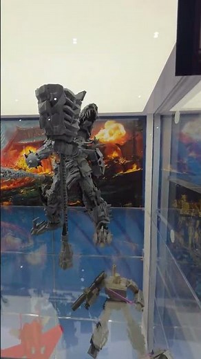 The BRAND new Grimlock at Hasbro | SDCC