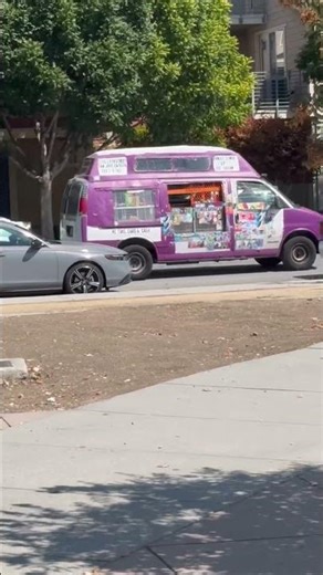 The Purple Van That Owns This Block | Walking in San Jose 🍦🎭