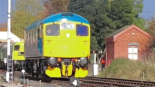 英国铁路class26内燃机车——苏格兰安静、低噪音、坚不可摧的柴油机视频搬运