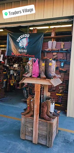 Get Rodeo Ready with These Cowgirl Boot Fashion Ideas!