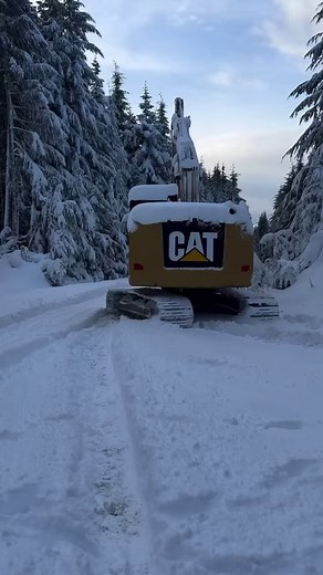 Nothing like fresh treads on fresh snow. 📸: @nbcontracting on Instagram | Caterpillar