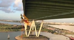 11K views · 131 reactions | A portion of the Houston Ship Channel is closed due to the twenty-two Greenpeace USA activists who are demonstrating at the Fred Hartman bridge to protest the use of fossil fuels ahead of the Democratic debate. https://chrn.cl/2kJxF5x (Greenpeace USA) | Chron | Facebook