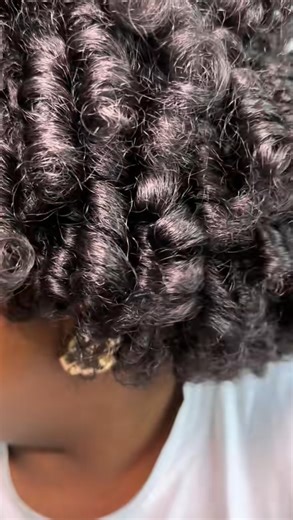 A good hair day starts with a good base! 💛 @styleswithnett is showing us how she keeps her type 4 curls clean, soft, and moisturized using our Sweet Potato Pie Shampoo Conditioner. 🍠 | Donna's Recipe