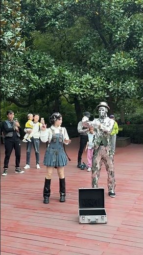 Dancing in the square in summer. Do security guards have such high standards now?#dance #cosplay
