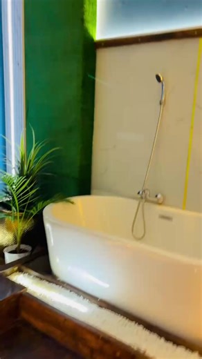 Hydrotherapy helps relax the body, relieve muscle and joint pain, improve blood circulation, reduce stress, promote healing, boost mobility, and leave the body feeling calm and refreshed.