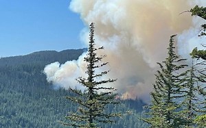 New wildfire SE of Mt. Hood burns over 60 acres; several campgrounds, forest roads closed