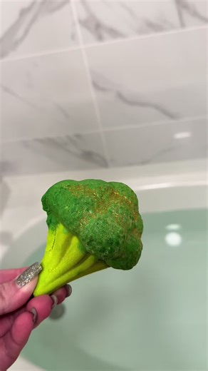 MacBook Pro Bath Fizzy Review: Unique Experience