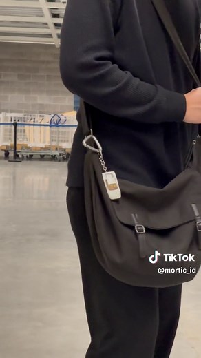 Get Your White Ferrari Keychain - Unique Design & High Quality Materials