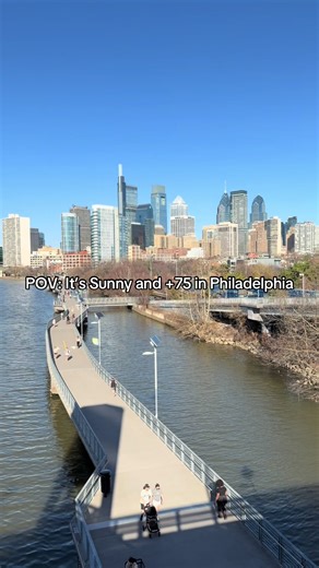 Spring looks great on you, Philly. ☀️ 🔔 #discoverphl