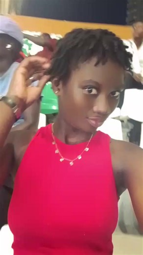 Vidéos de Anaïs.jolie 💋🎉♥️ (@anas.jolie) avec son original - MAEF LA BARONNE DIT LA GAYETTE