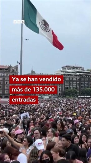 Una gran multitud recibe a las estrellas del K-pop BTS en México
