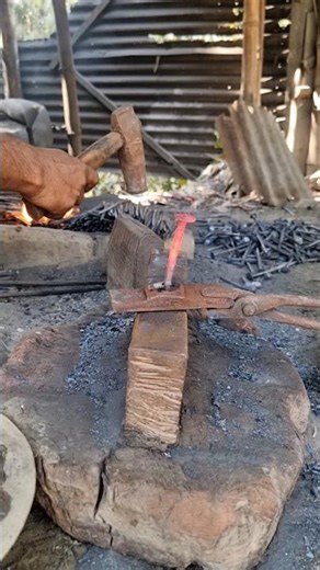Making Nails From Iron #blacksmith #technology