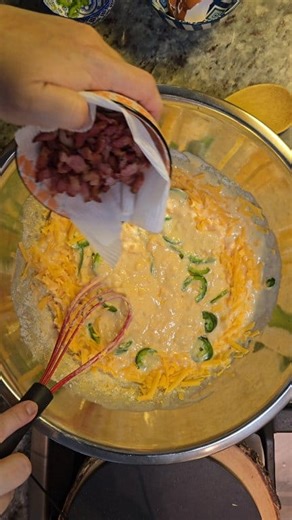 Another casserole to try. 🙌🏼 #recipeoftheday #dinner #cooking #food #thursday #Friendsgiving JALAPENO BACON CORN CASSEROLE 7 oz Corn Muffin mix 4 large eggs 8 oz sour cream 5 pieces thick cut bacon slices 8 oz sharp cheddar cheese 1/4 cup rendered bacon fat 1 or 2 jalapenos 8x12-inch baking dish *bake at 350 for 45 to 55 minutes* | Angelica Faz Jung