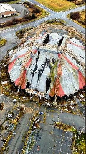 Abandoned circus in the USA #usaarmy #abandonedplaces #abandoned #circus #in #the #usa | Abandoned Creepy