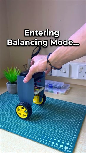 Self-Balancing Robot using ESP32 and MPU6050 | PID Control #robotics #esp32 #shorts