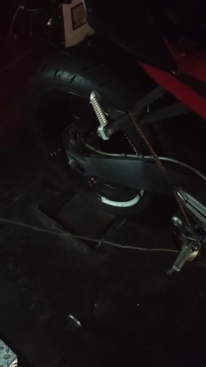 Rugido del Triumph Street Triple 675: reacción y comentarios en el taller