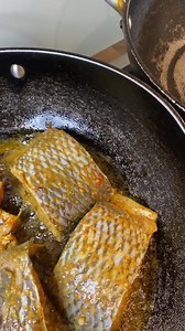 4.1M views · 35K reactions | Fried fish anyone . Rub curry,royco,black pepper,paprika and deep fry until cooked through. #friedfish #food | Mo's Kitchen | Facebook