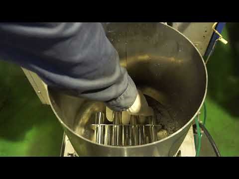 現場動画： ホッパー用マグネット(格子形マグネット) ホッパー内での金属異物の除去