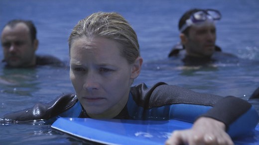 The Sad True Story Behind 2010 Shark Movie ‘The Reef’ [Murder Made Fiction]