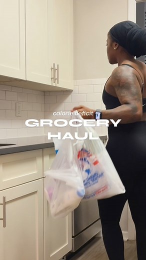 Calorie deficit grocery haul 👇🏾 �Here’s what’s helping me stay on track during my cut. 🍗 Protein: Tuna, sardines, eggs, mackerel, ground turkey, turkey tenders�🥛 Dairy: Kefir yogurt, plain Greek yogurt, Skyr, Carb Master chocolate milk, almond milk�🥬 Veggies: Romaine lettuce, plantains, Japanese sweet potatoes�🍎 Fruits: Frozen fruits, melon, apples, bananas�🍫 Snacks / others: Coconut water, 85% dark chocolate, kombucha, organic lollipops, gum �What’s a must-have on your grocery list? #gro