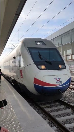 Türkiye’de YHT İlk Deneyimim! Konya Ankara arası yüksek hızlı tren...