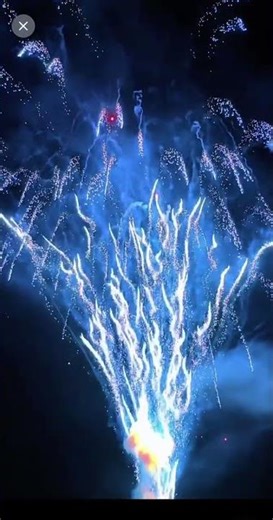 Pyrotechnic power in the sky 💥🎆 #fireworks #pyrotechnics #fireworkshow #pyrofireworks #explosion