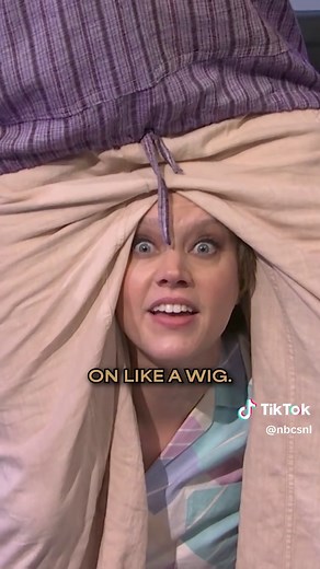 Kate McKinnon and Woody Harrelson's Alien Encounter Comedy