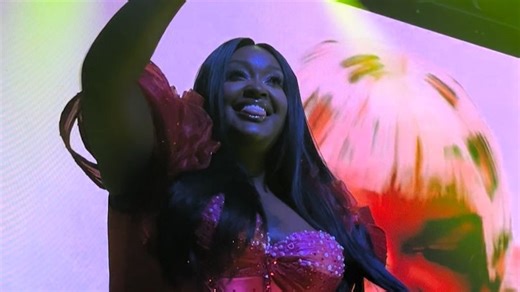 前排趴栏 - CupcakKe 25/11/2025 都柏林场