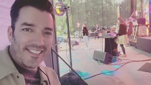 166K views · 10K reactions |  Umm…I think she’s singing it to me ❤️ (voice of a choir of angels) | Jonathan Silver Scott | Facebook