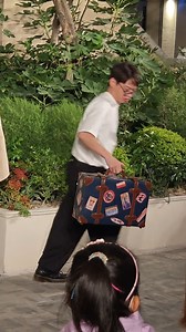 105K views · 1.5K reactions | Street #comedy performance This young man has great control, excellent sense of rhythm, and interacts with the audience in a delightful manner. It's so entertaining that you can't help but wonder if there is an “invisible person” competing with him for the box! (cr: douyin 163502783) | T-Time HK | Facebook