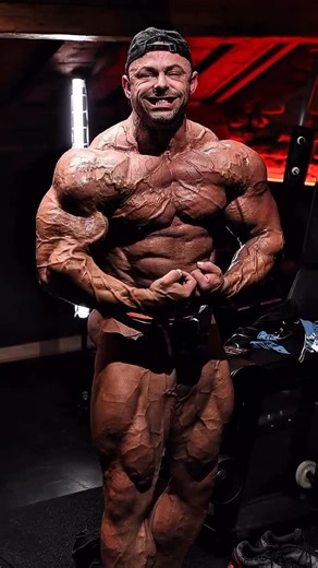 Bodybuilder Beef on Instagram: "The utterly incredible @vecchi_mattia is one freaky bodybuilder! An insane physique! 💪🏼 . . . . . #Bodybuilder #Bodybuilder #Gym #Italiano #Workout"