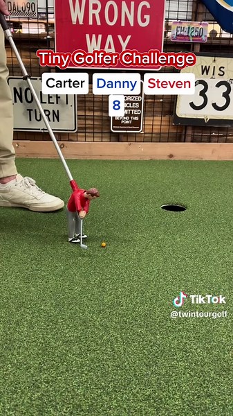Tiny Golfer Challenge: Fun Mini Golf Tricks