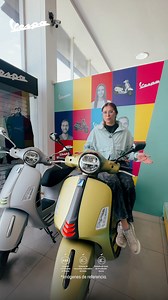 Estilo, carácter y diversión en cada trayecto. Vespa GTS SuperSport es la razón perfecta para elegir Vespa. Visítanos y conócela en nuestras vitrinas a nivel nacional. 🛵✨ | Vespa