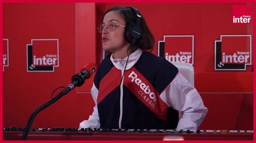 "Quand elles chantent l'amour, la joie, l'argent, on dirait vraiment qu'elles pleurent !" : crise de rire à l'antenne quand Camille Lellouche décrypte l'art de chanter du RnB, celui de faire une cover... ou encore de chanter façon yaourt… | France Inter