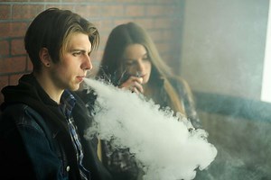 Ab wann darf man eine Vape rauchen? (Rechtslage)