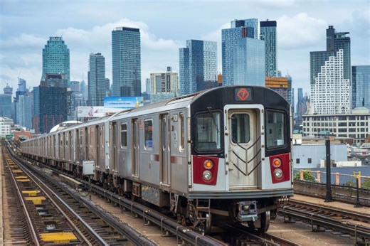 7 train subway line partly suspended amid morning rush hour
