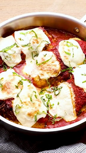 If you love classic chicken parmesan then you will adore this mozzarella stuffed chicken breast recipe! So obsessed with how easy and yummy it is to make. Perfect weeknight dinner at home 🙌 Google Easy Chicken Recipes Stuffed Chicken Parmesan. #chickenparm #weeknightdinnerrecipes #easydinnersathome #dinnerthisweek #leftoversfordinner #leftoversfordays #feedingmyfamilyforless #easychickenrecipes #skilletcooking