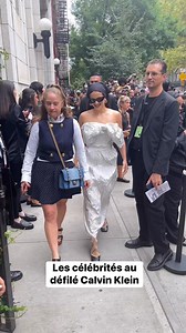 Alors que la Fashion Week de New York débute cette semaine, Calvin Klein a réuni hier un parterre de stars pour son défilé printemps 2026 : Rosalía, nouveau visage de la marque, Jungkook de BTS, Chris Briney (L’été où je suis devenue jolie), Solange Knowles et bien d’autres. | GQ France