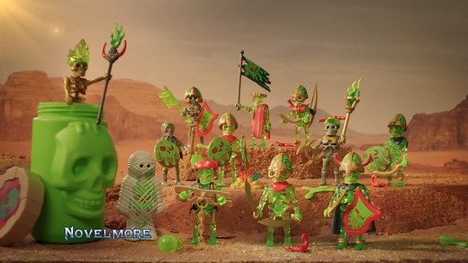 Venture to the mystical Sal’ahari Sands. Here, Umbrathor wants to awaken the guardian of the Skeleton Temple, Sul’Thanath – and his army of undead skeleton warriors! Can #Novelmore be saved from this impending doom? #Playmobil #SkeletonArmy https://www.playmobil.co.uk/onlineshop/products/novelmore?srule=New | Playmobil
