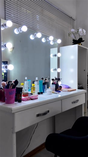 Ready to finally master your own face? ✨ Join my one-on-one private makeup tutorials where I’ll teach you how to do YOUR makeup like a pro. 💄 📍 Schedule: • Jwaneng: Mondays & Tuesdays | 10 AM – 1 PM • Gaborone: Thursdays & Fridays | 10 AM – 1 PM 💰: P2,500 (all tools & products provided) This is your time to learn, practice, and perfect your everyday or glam look with me guiding you step by step. Spots are limited ,secure yours today! 💕 75 123 685 | Jessie's Makeup