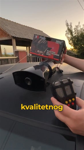 Automobilska Sirena sa Mikrofonom 12V – Moćan Zvuk, Maksimalna Bezbednost! Istaknite se na putu i osigurajte bolju vidljivost i bezbednost uz našu profesionalnu automobilsku sirenu sa mikrofonom. Savršena za hitne situacije, komercijalna vozila ili svakodnevnu upotrebu, ova sirena je jednostavno nezamenljiva! | Stop Auto Shop