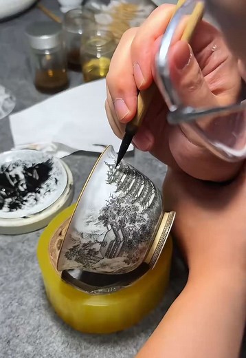 Jingdezhen Artisans: National Treasure Hand-Painted Ceramics