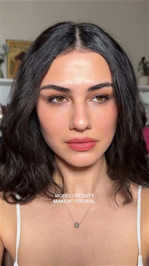 Modelo fuera de servicio: Tutorial de maquillaje en profundidad