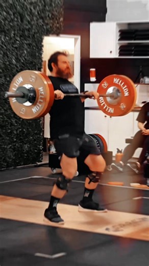 Our Men’s session kicked off the Rising Bar Challenge with 10 athletes hitting the platform and setting the tone for an epic day. Jim did an incredible job MC’ing the event — keeping the energy high and the crowd locked in. Each athlete had four attempts on the platform, with the next lift determined by nominated weight increments. To dial up the suspense even more, the lifting order was drawn at random… adding a whole new layer of uncertainty and excitement. What a start to the day! 🔥💪 #TheDu