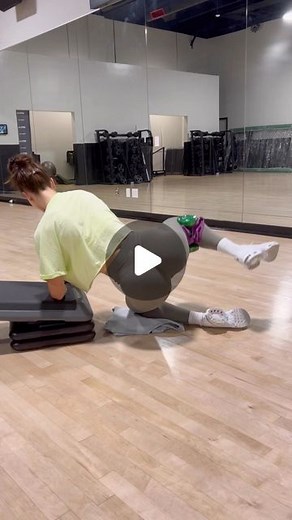 Women’s Health Coach | Pre & Postpartum on Instagram: "Home or Gym 🍑 The first exercise is one I am newly crazy about and I think you’re going to be too! I love giving you ladies tons of variations and tweaking staple glute exercises so that you can pluck the ones off my page that resonated the most with your GLUTES 🙌🏼 ENJOY 1. Side Lying Trans Abductions NEW favorite setup! The step+risers allow me to sink a bit further than if I was flat on the floor. Next time I’m going to try placing a st