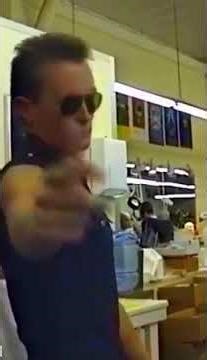 T2 squib test- behind the scenes with the Stan Winston team. Epic gum-chewing skills😂